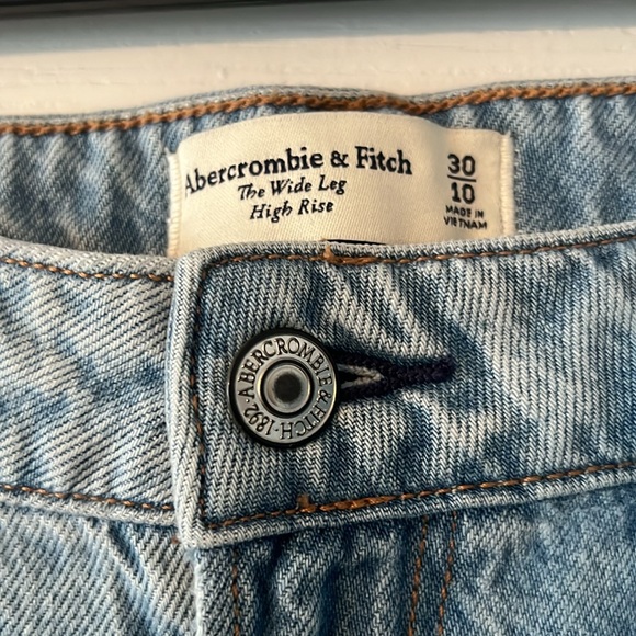 ☀️NWT Abercrombie Wide Leg High Rise Jeans 30 - Picture 2 of 4